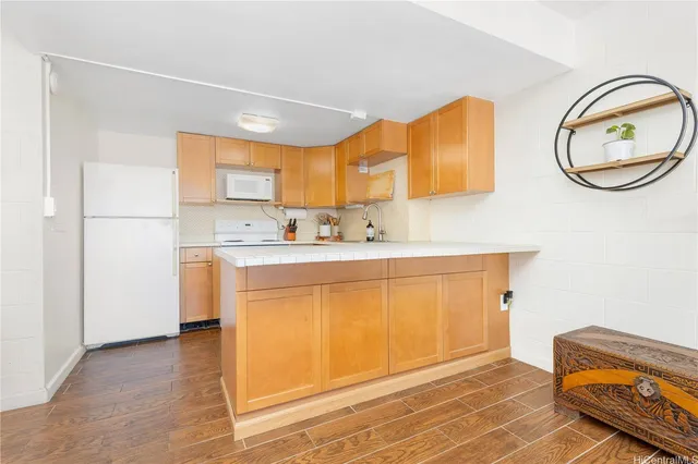 $340,000 | 1415 Victoria Street, Unit 211, Honolulu, HI 96822