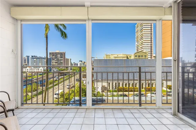 $340,000 | 1415 Victoria Street, Unit 211, Honolulu, HI 96822