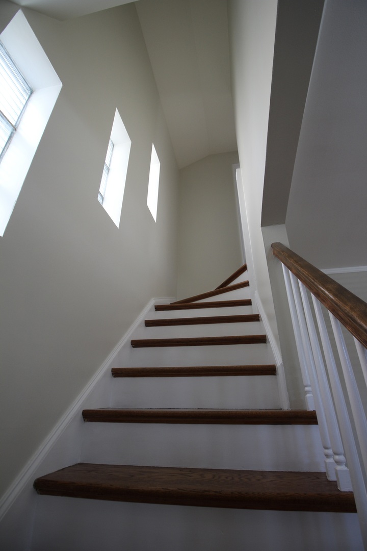 5237 North Olcott Avenue Chicago, IL 60656 - Photo 8 of 26 a view of entryway