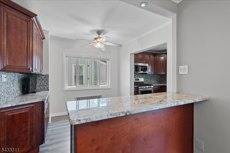 175 Colonial Road West Union, NJ 07083 - Photo 16 of 50