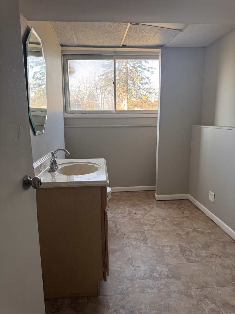 2105 Devonshire Road Waukegan, IL 60087 - Photo 13 of 14 Gallery Image 13