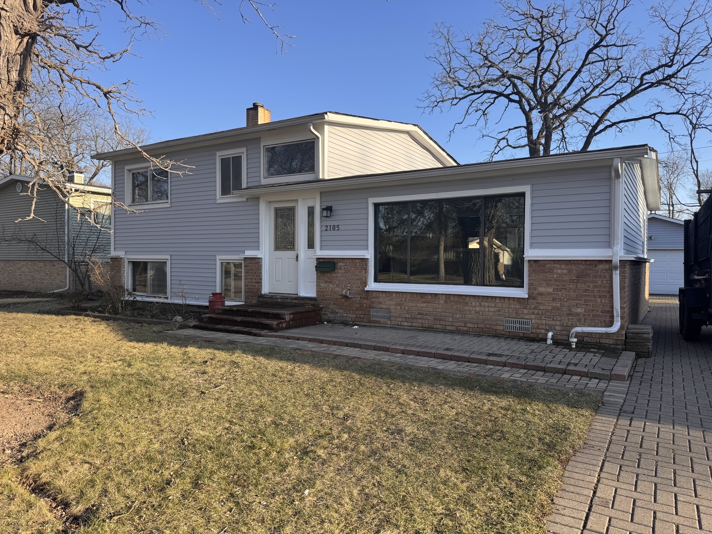 2105 Devonshire Road Waukegan, IL 60087 - Photo 2 of 14 Gallery Image 2