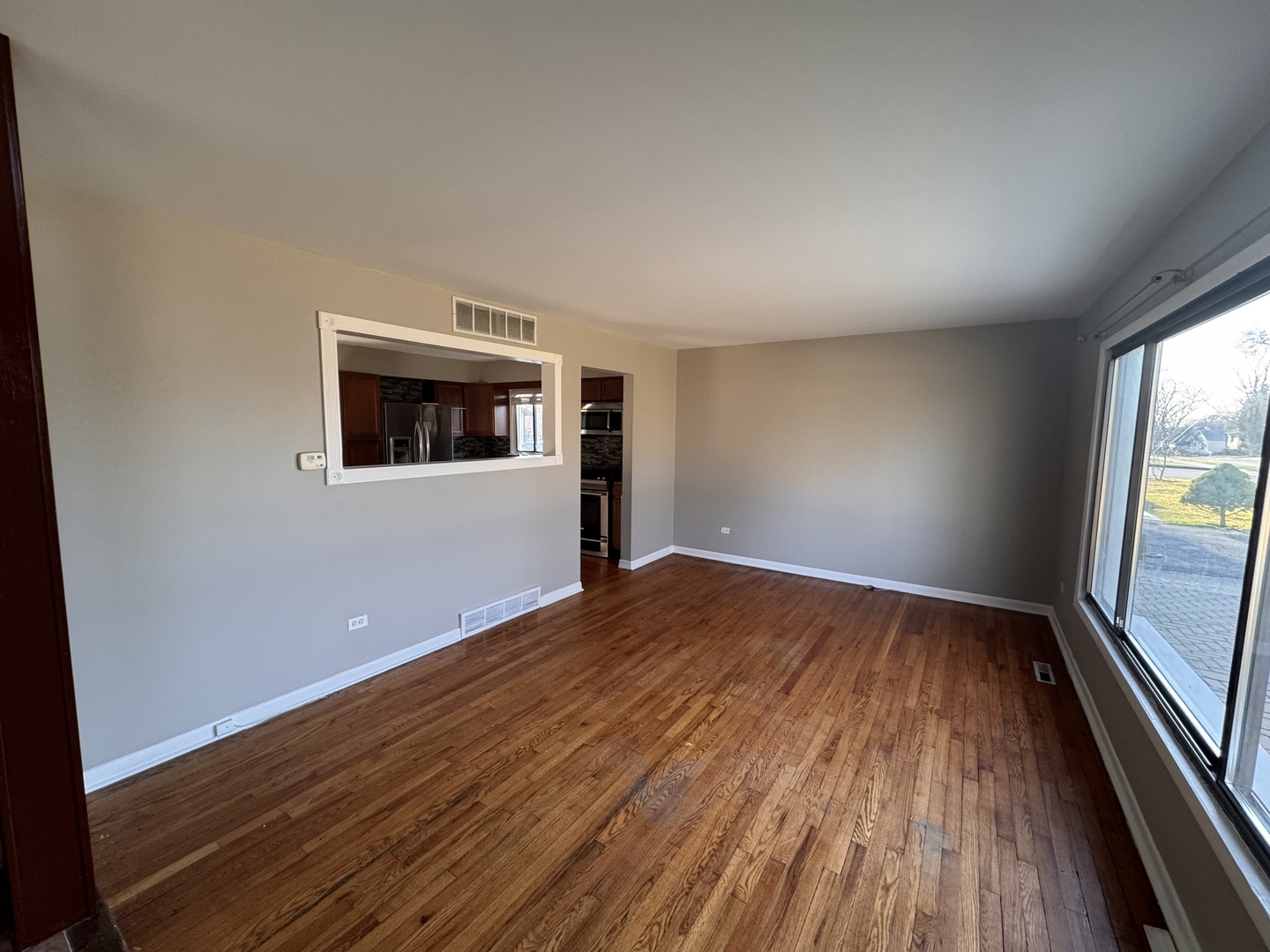 2105 Devonshire Road Waukegan, IL 60087 - Photo 3 of 14 Gallery Image 3