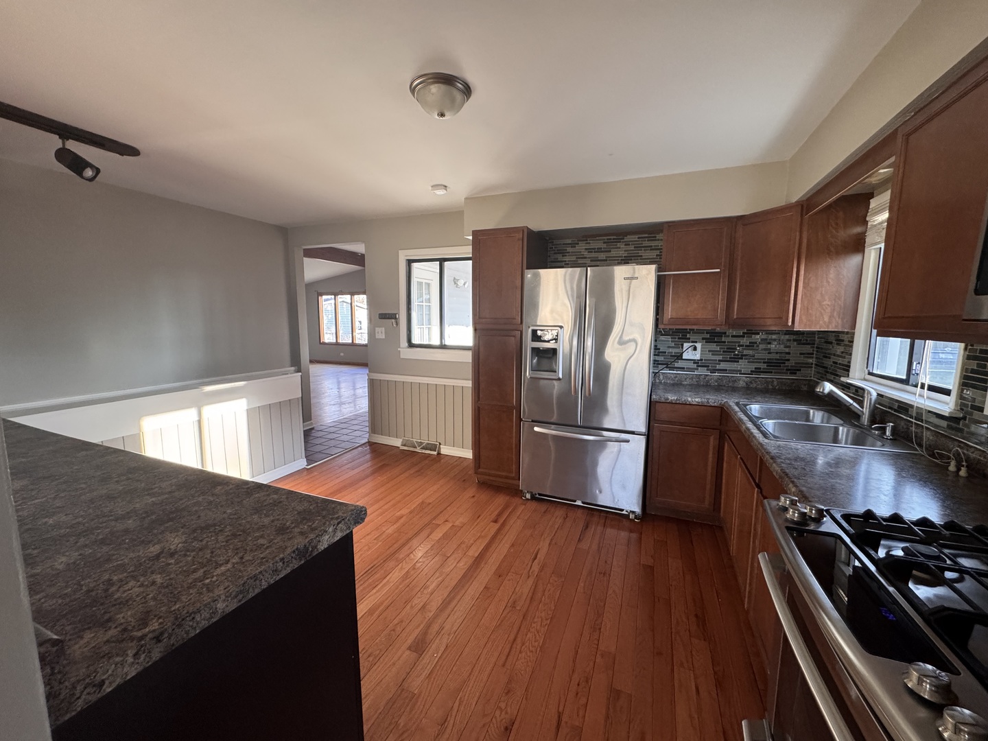 2105 Devonshire Road Waukegan, IL 60087 - Photo 4 of 14 Gallery Image 4