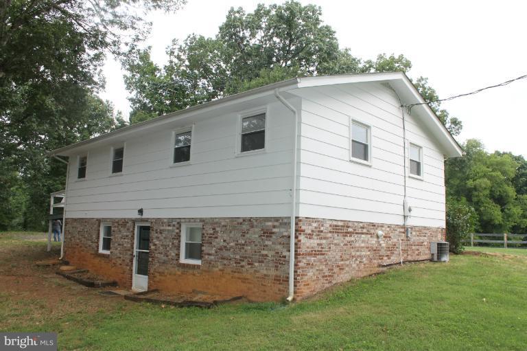 7330 Wilson Road Warrenton, VA 20186 - Photo 18 of 20 Exterior (Rear)