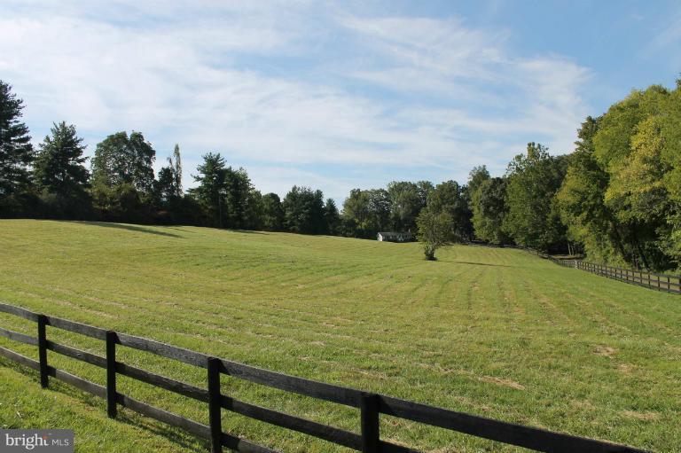 7330 Wilson Road Warrenton, VA 20186 - Photo 5 of 20 Exterior (General)