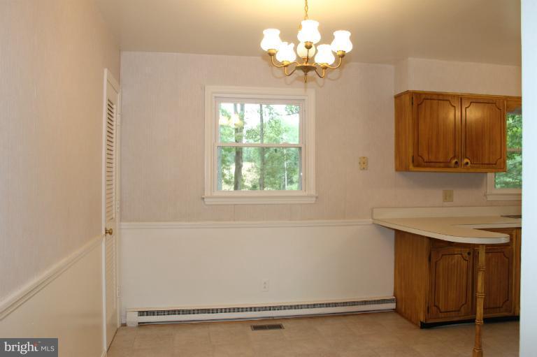 7330 Wilson Road Warrenton, VA 20186 - Photo 8 of 20 Kitchen