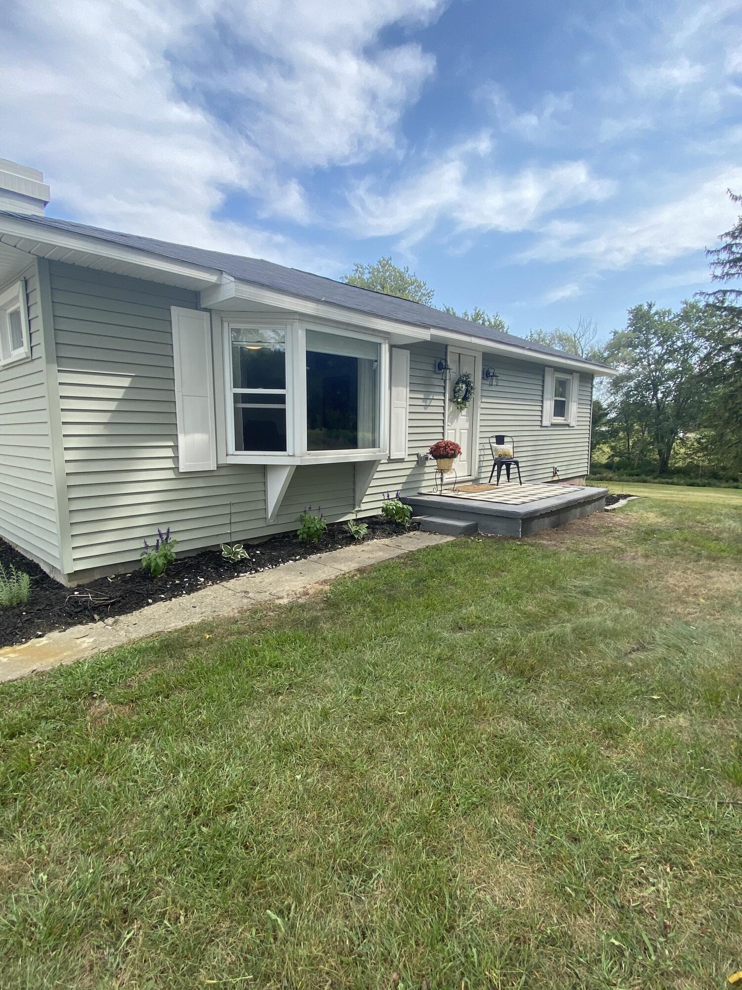 3171 Knowles Road North Adams, MI 49262 - Photo 1 of 35 Porch
