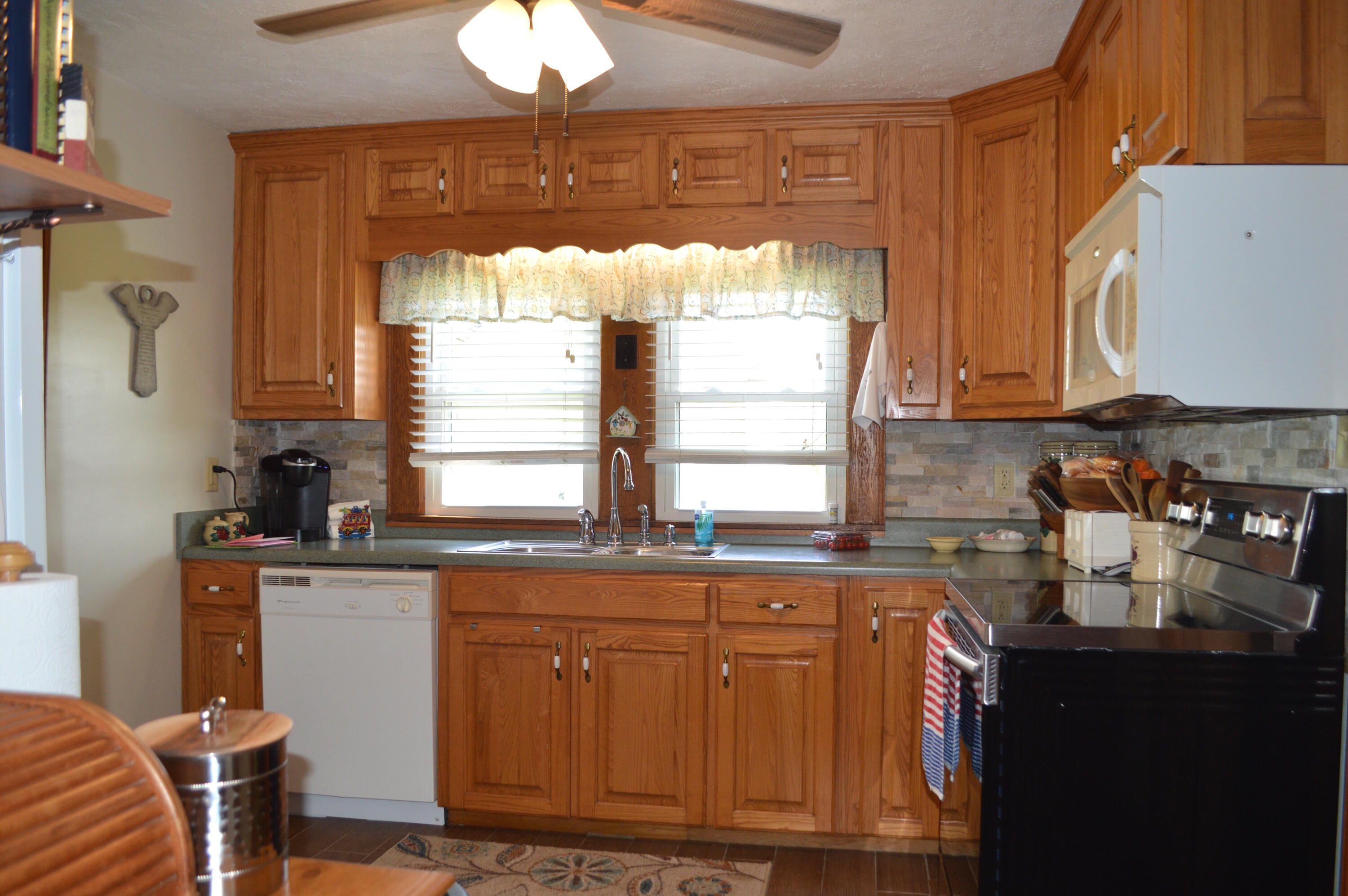 120 Ricker Road Greeneville, TN 37743 - Photo 15 of 36 DSC_0317