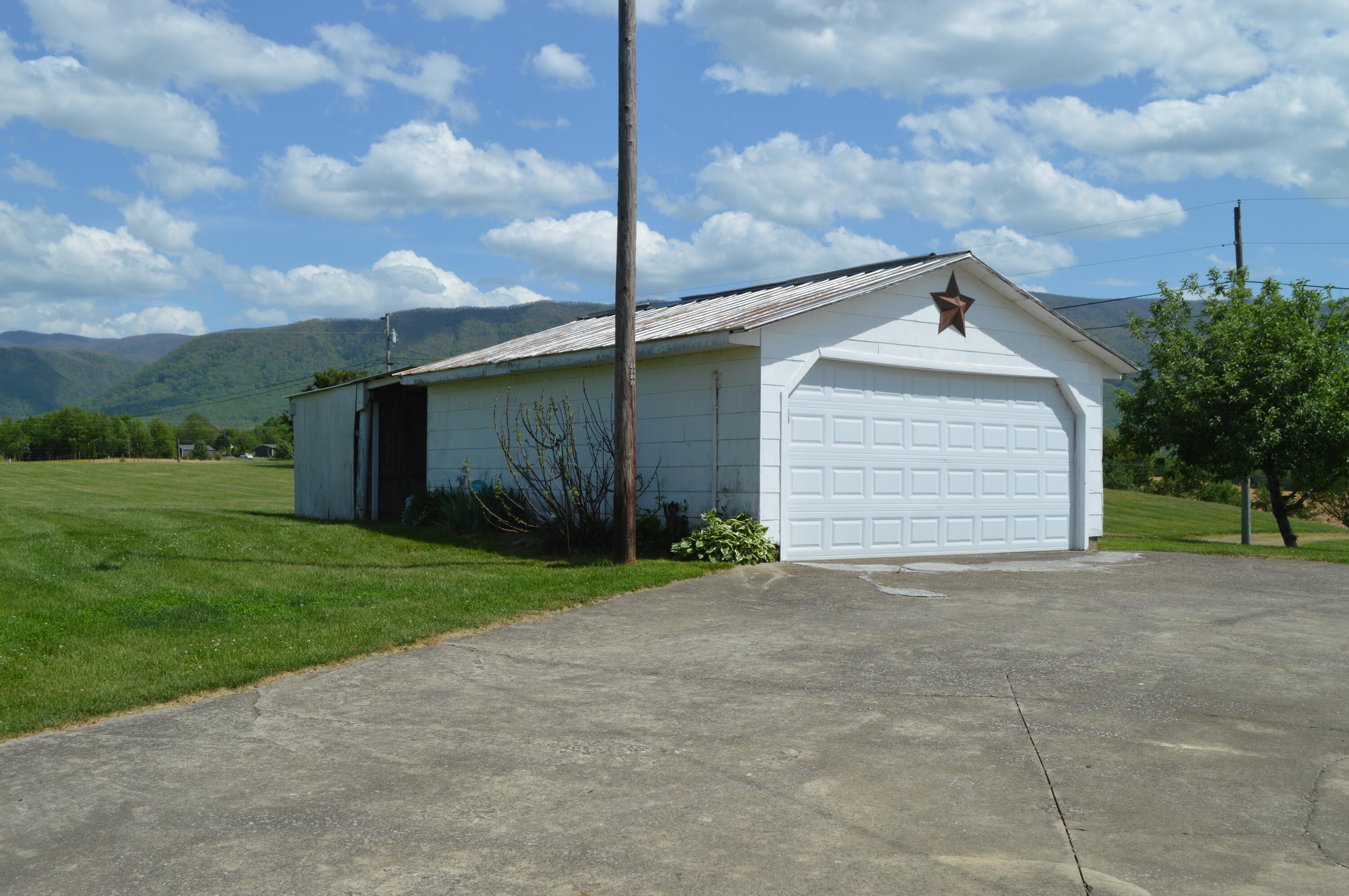 120 Ricker Road Greeneville, TN 37743 - Photo 5 of 36 DSC_0301