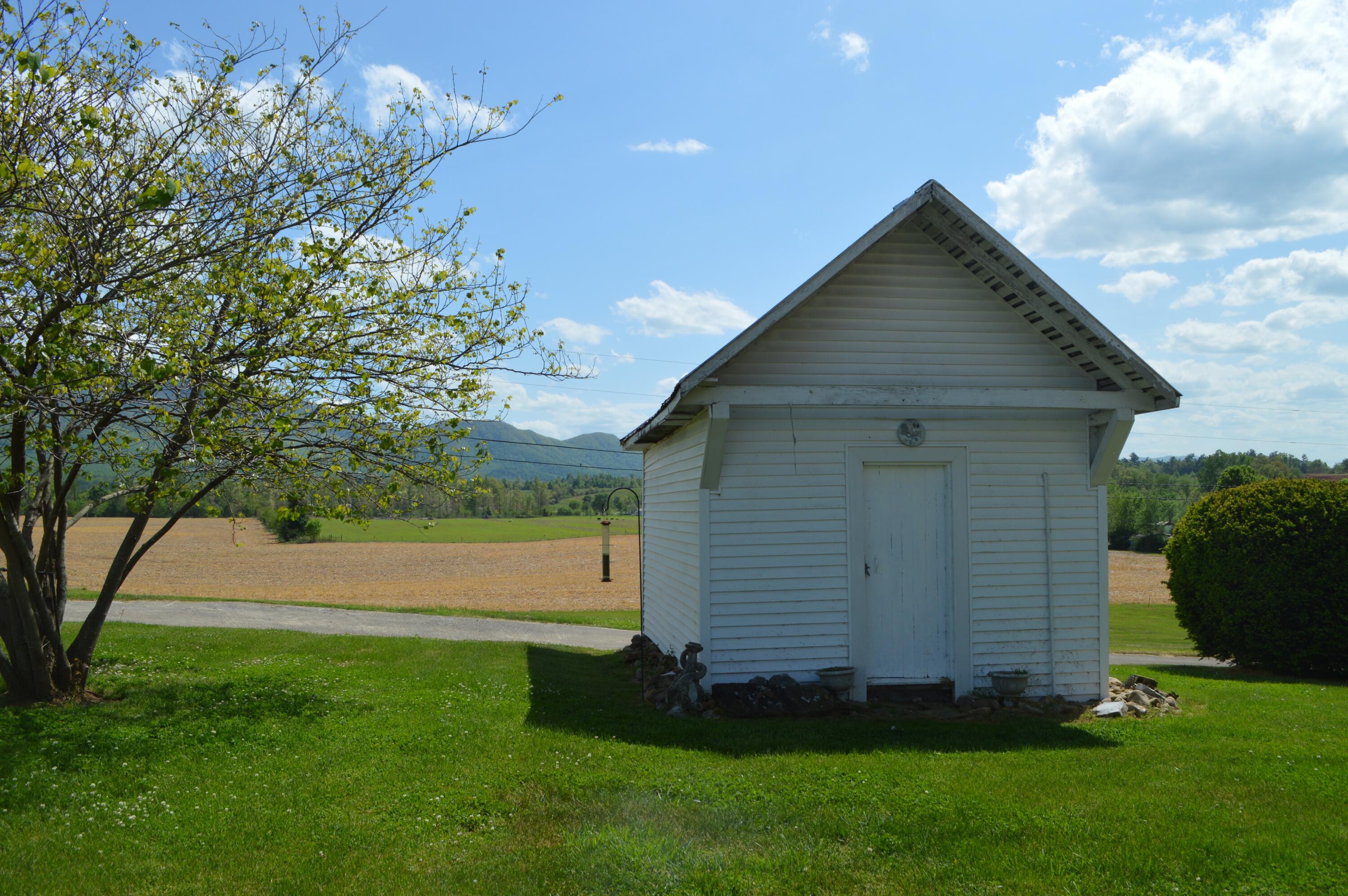 120 Ricker Road Greeneville, TN 37743 - Photo 6 of 36 DSC_0303