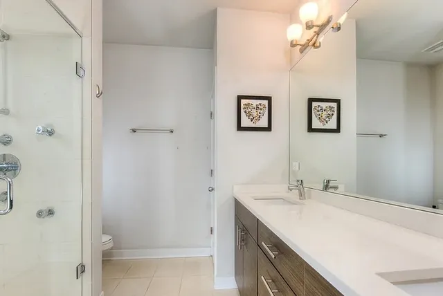 $3,500 | 693 North Peoria Street, Unit 3S, Chicago, IL 60642