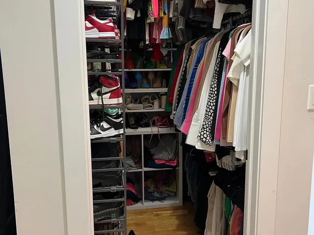 $3,500 | 693 North Peoria Street, Unit 3S, Chicago, IL 60642