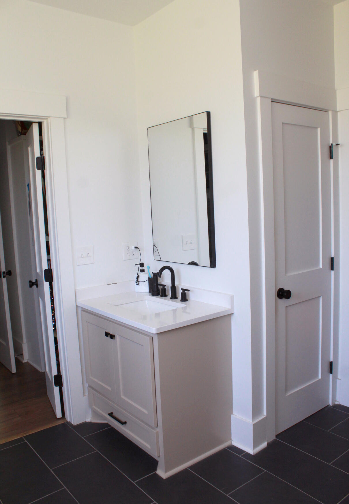 4359 Wire Road St. George, SC 29477 - Photo 21 of 24 Wire Rd owners bath 3 6187 2 (2) 35
