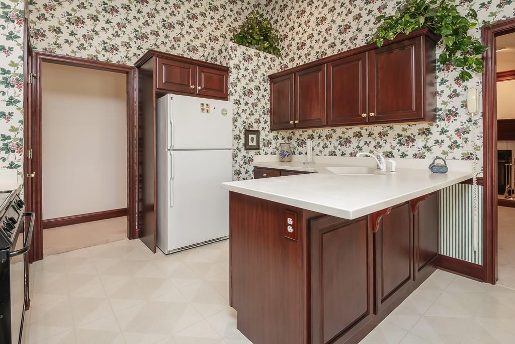 1310 Kingsgate Road Springfield, OH 45503 - Photo 4 of 65