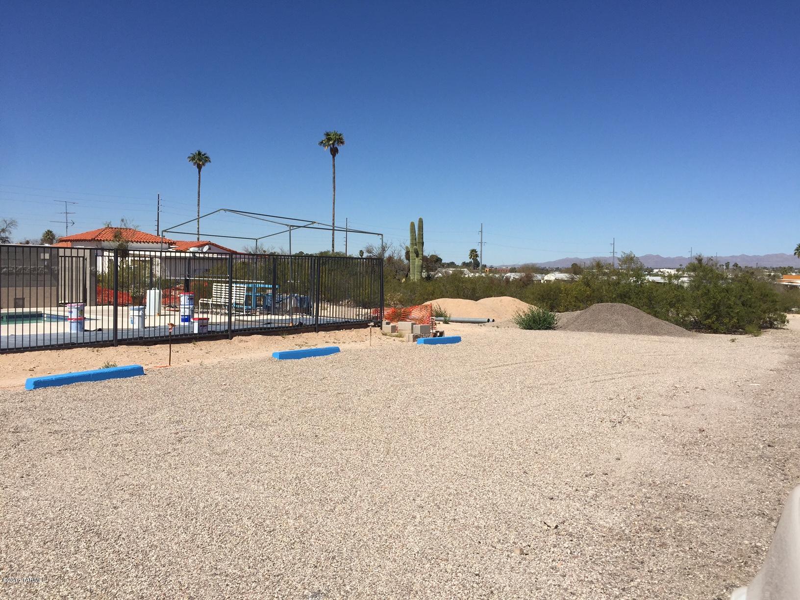 822 West Roger Road, Unit 1 Tucson, AZ 85705 - Photo 3 of 8
