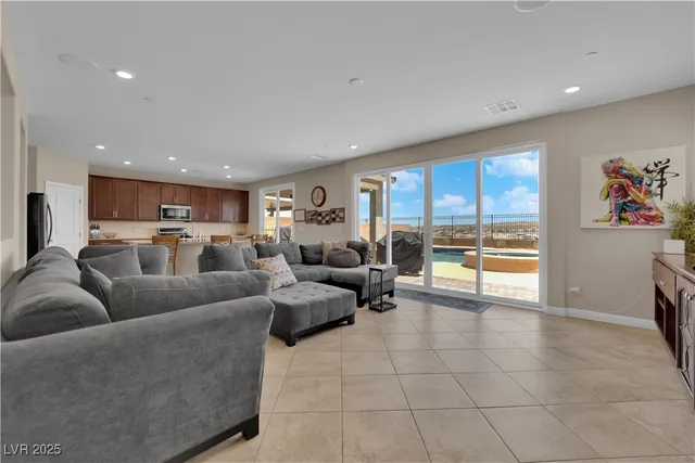 $749,900 | 2714 Frabiele Street, Henderson, NV 89044