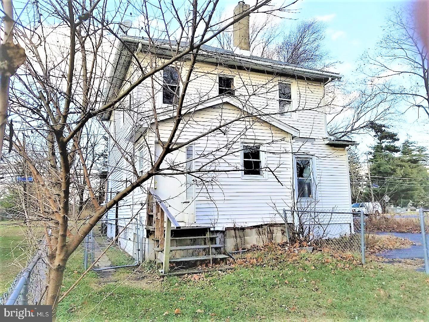 863 Beverly Road Burlington, NJ 08016 - Photo 3 of 11
