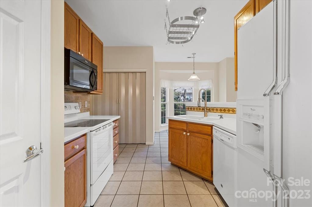 527 North Portman Lane Fort Mill, SC 29708 - Photo 19 of 39 Gallery Image 19