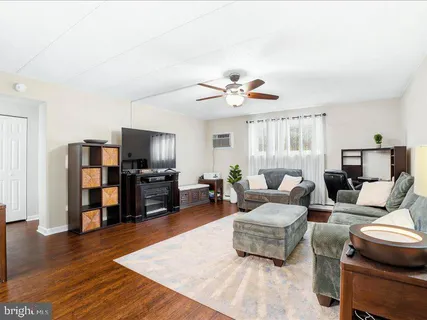 $154,900 | 400 Glendale Road, Unit A22, Havertown, PA 19083