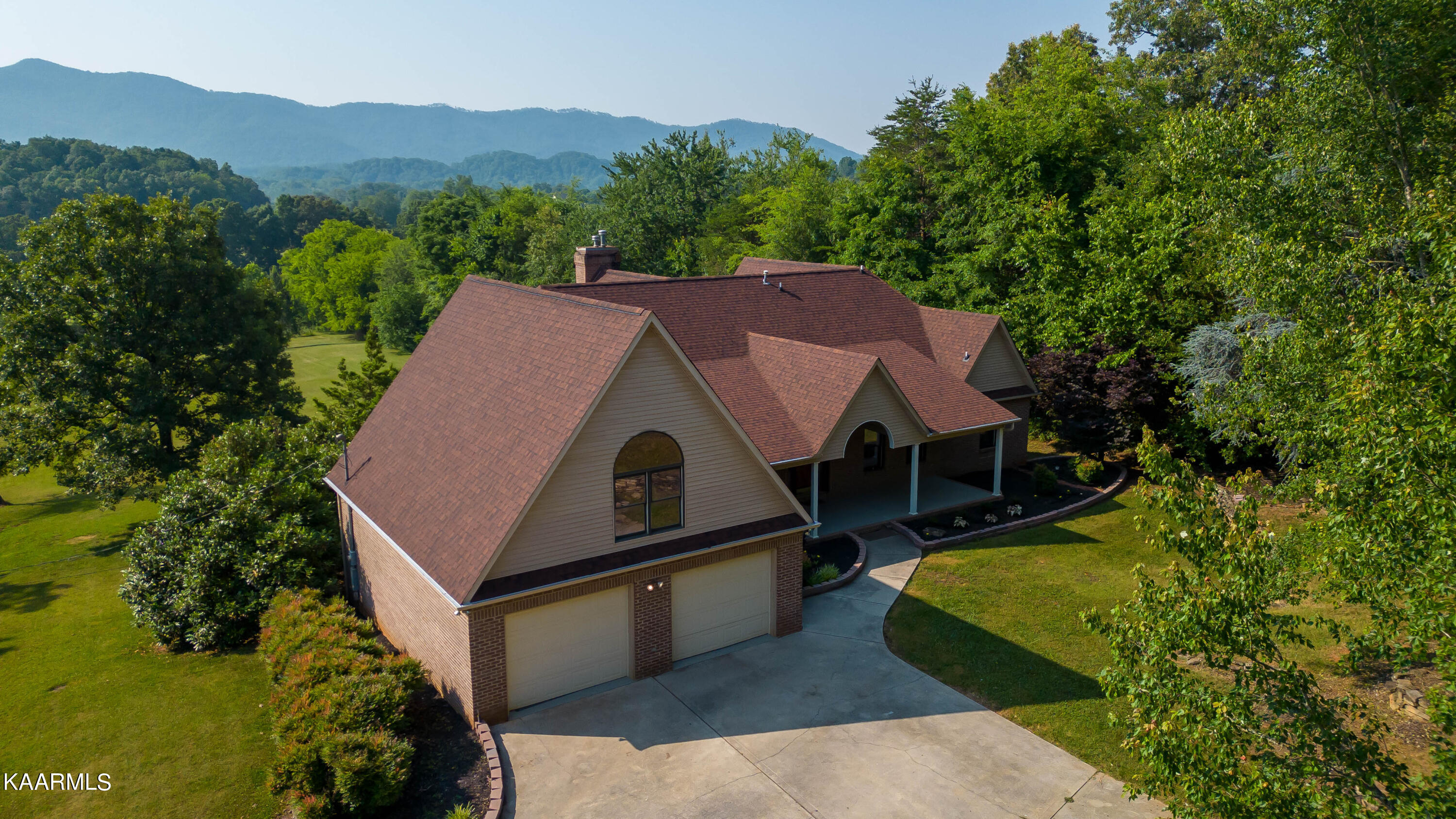 646 Dixon Farm Road, Walland, TN 37886 Compass