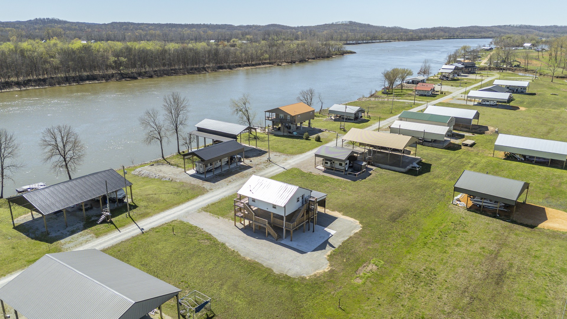 1082 WC PICKETT Road Clifton, TN 38425 - Photo 13 of 75