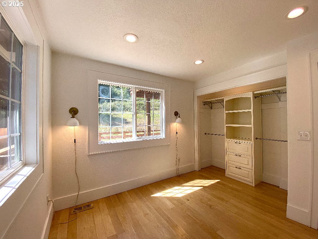 14101 Southwest Hidden Hills Road McMinnville, OR 97128 - Photo 12 of 27 Gallery Image 12