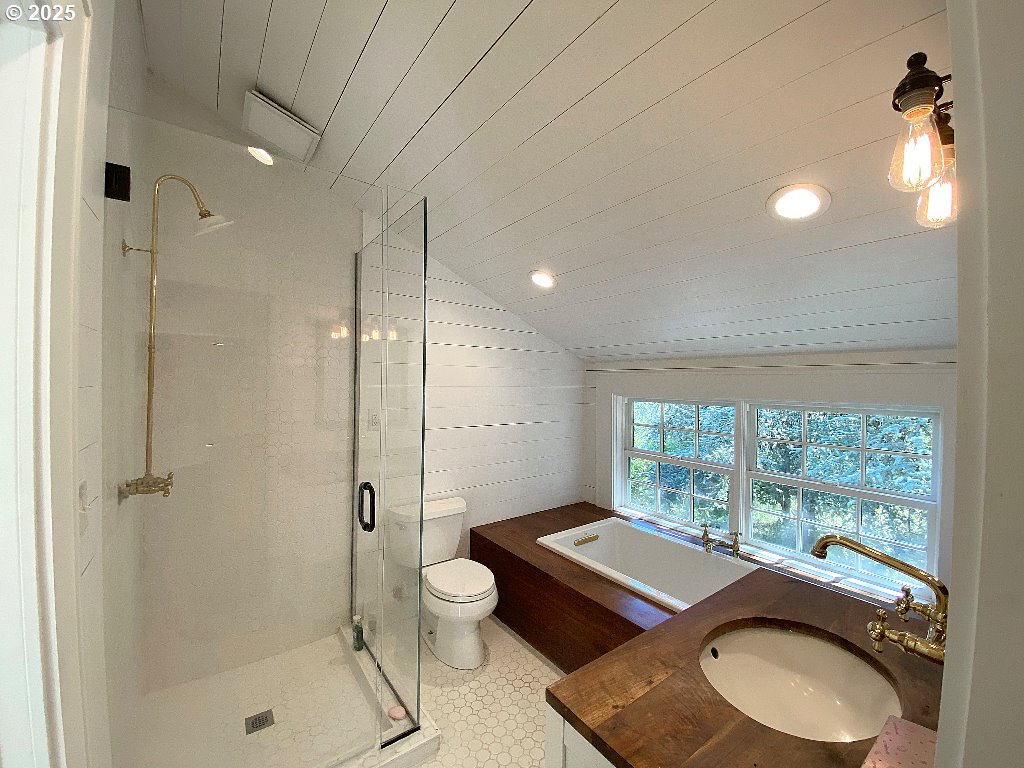 14101 Southwest Hidden Hills Road McMinnville, OR 97128 - Photo 15 of 27 Gallery Image 15