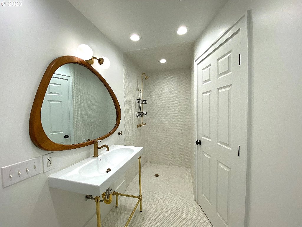 14101 Southwest Hidden Hills Road McMinnville, OR 97128 - Photo 18 of 27 Gallery Image 18