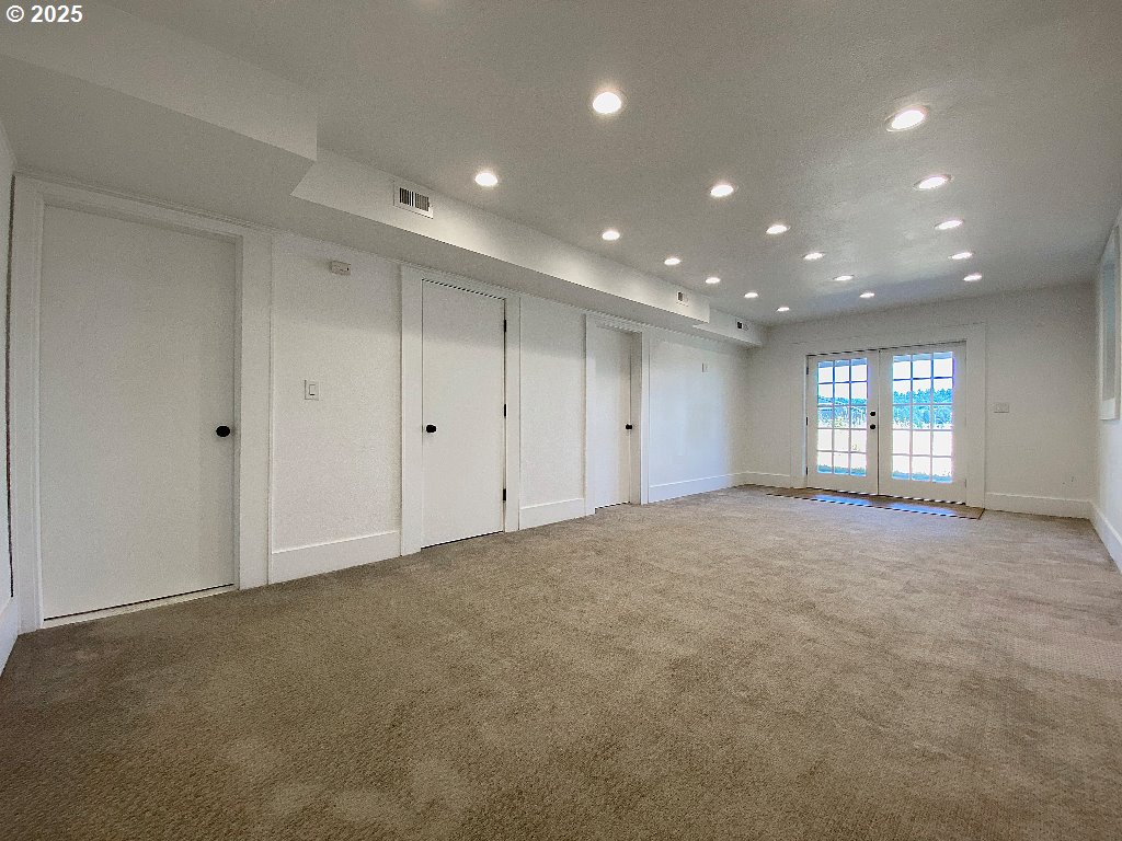 14101 Southwest Hidden Hills Road McMinnville, OR 97128 - Photo 21 of 27 Gallery Image 21