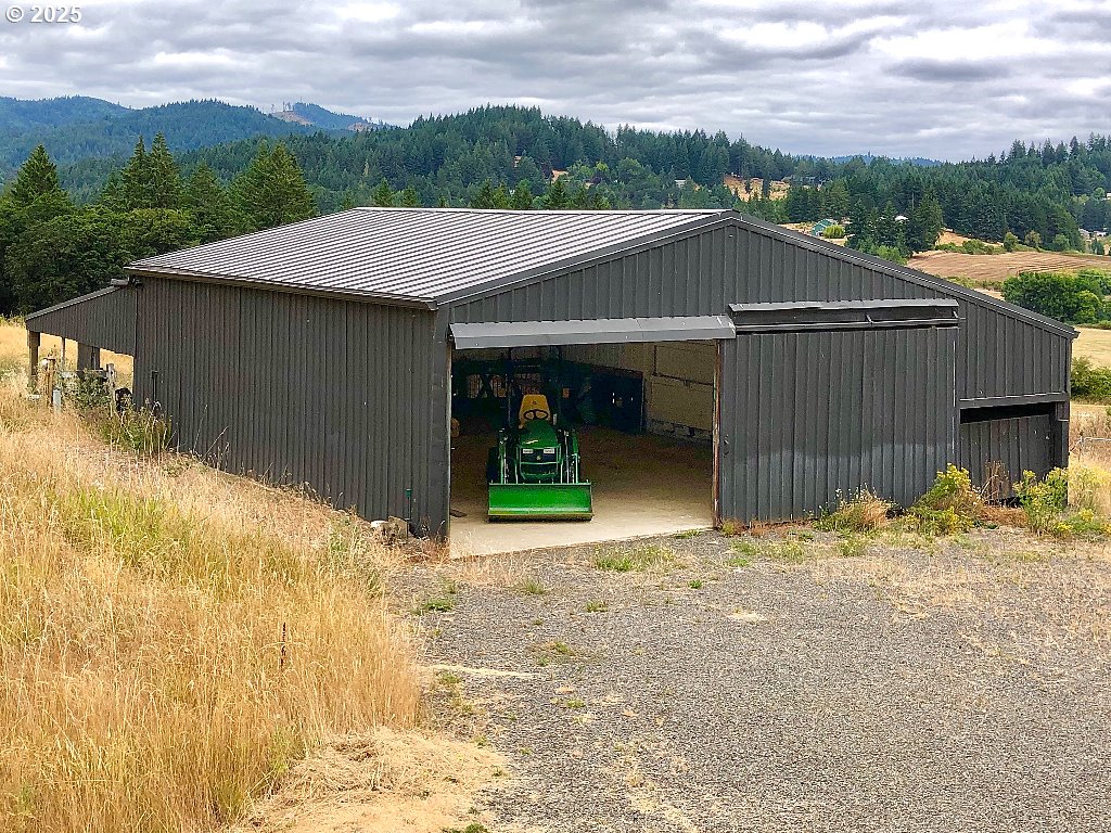 14101 Southwest Hidden Hills Road McMinnville, OR 97128 - Photo 26 of 27 Gallery Image 26