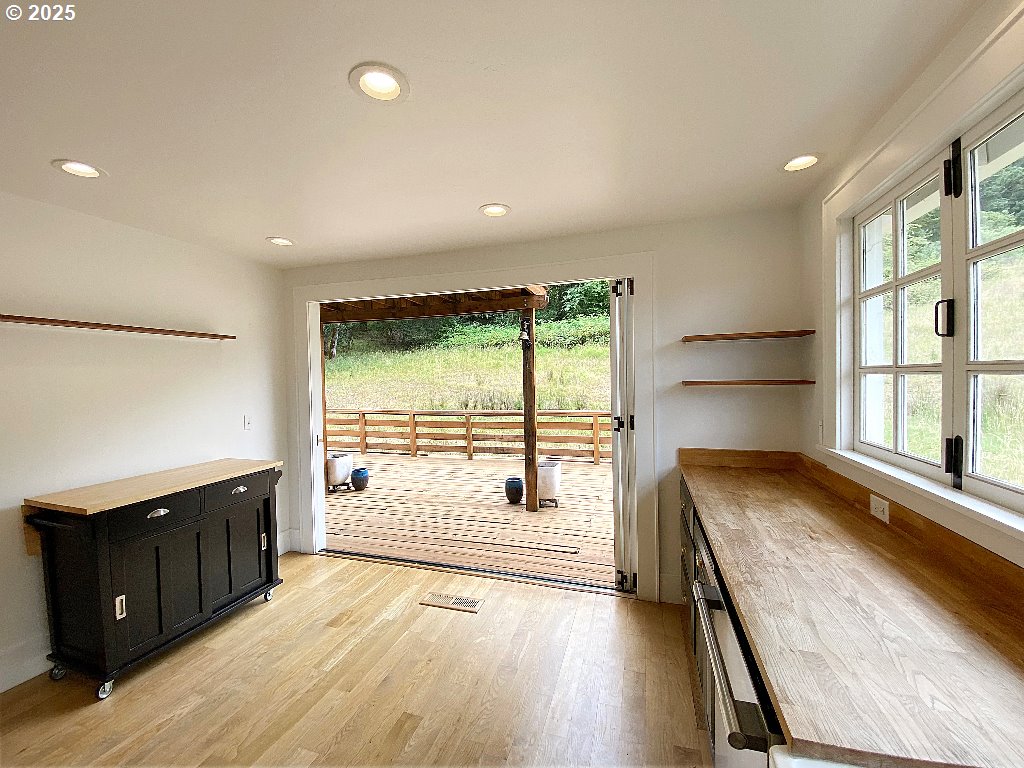 14101 Southwest Hidden Hills Road McMinnville, OR 97128 - Photo 10 of 27 Gallery Image 10