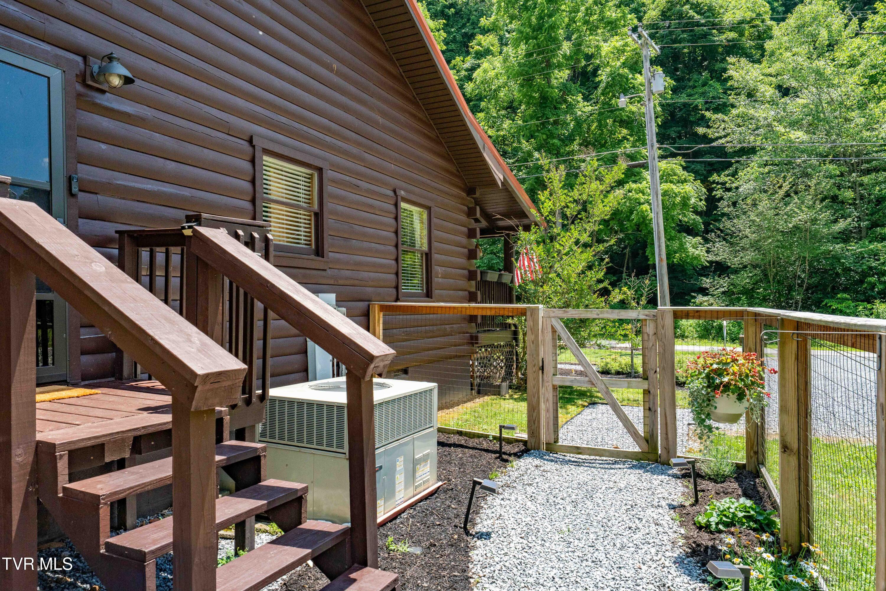 135 Grindstaff Hollow Road Elizabethton, TN 37643 - Photo 63 of 116 135 Grindstaff Hollow (47 of 83)