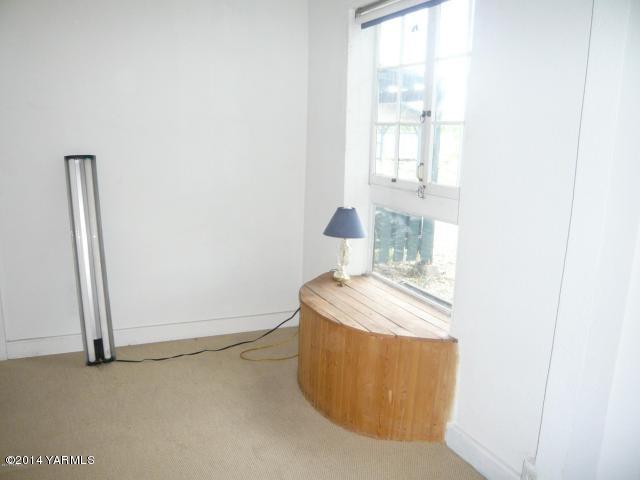 123 Beffa Road Tieton, WA 98947 - Photo 26 of 37 a room with a sink