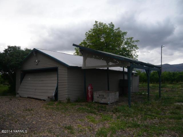 123 Beffa Road Tieton, WA 98947 - Photo 32 of 37 a view of a small house