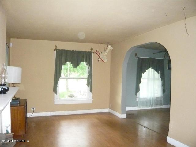 123 Beffa Road Tieton, WA 98947 - Photo 8 of 37 view of empty room with wooden floor and fan