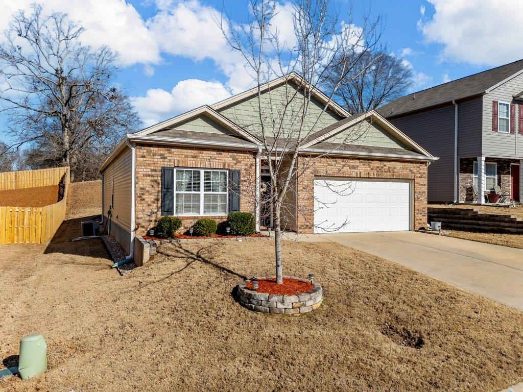 620 Craftsman Lane Boiling Springs, SC 29316 - Photo 1 of 43 Gallery Image 1
