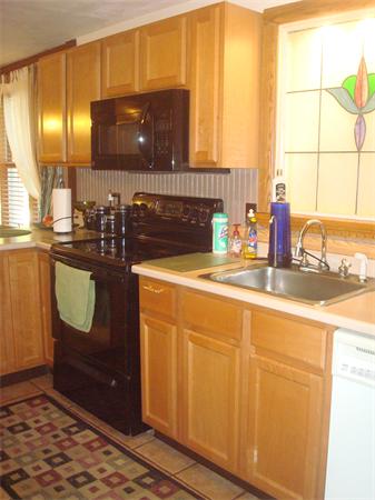 27 William Road Holbrook, MA 02343 - Photo 8 of 26 Gallery Image 8