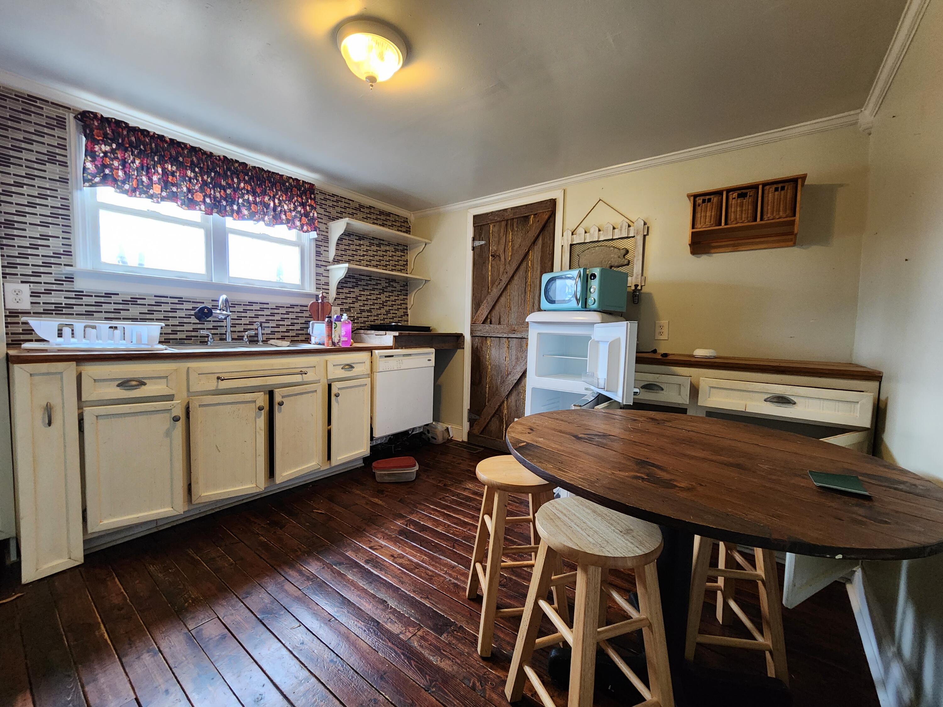 3000 Airport Road Penhook, VA 24137 - Photo 4 of 8 20230104_121304