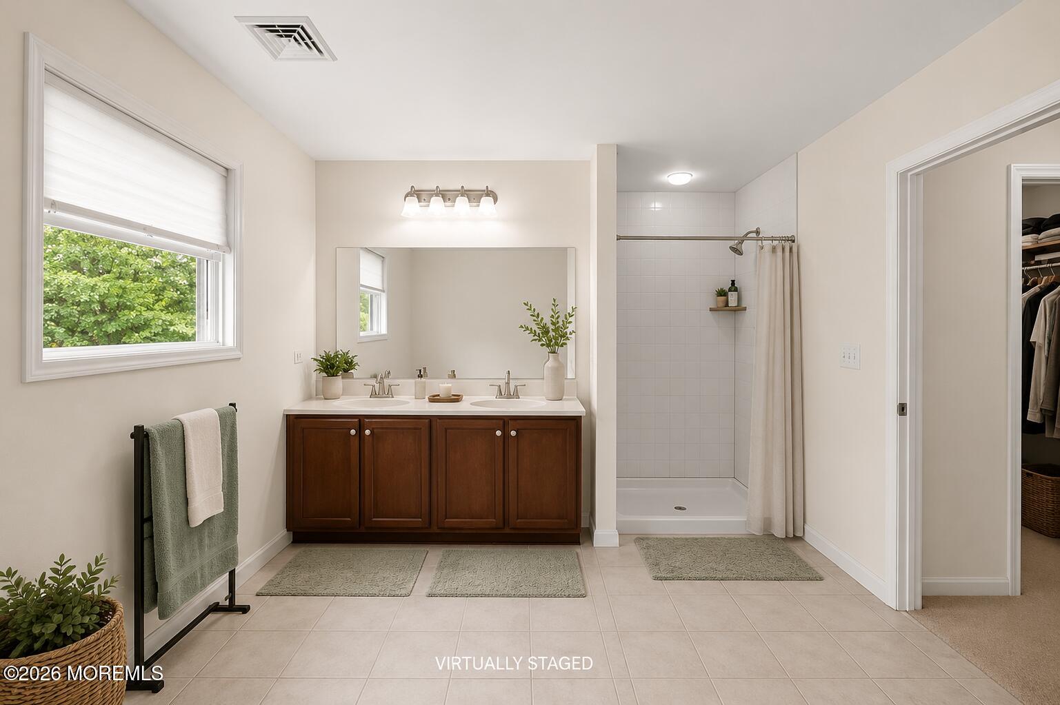 524 Wayside Road Neptune, NJ 07753 - Photo 27 of 45 524 Wayside Rd Neptune - Interiors VS