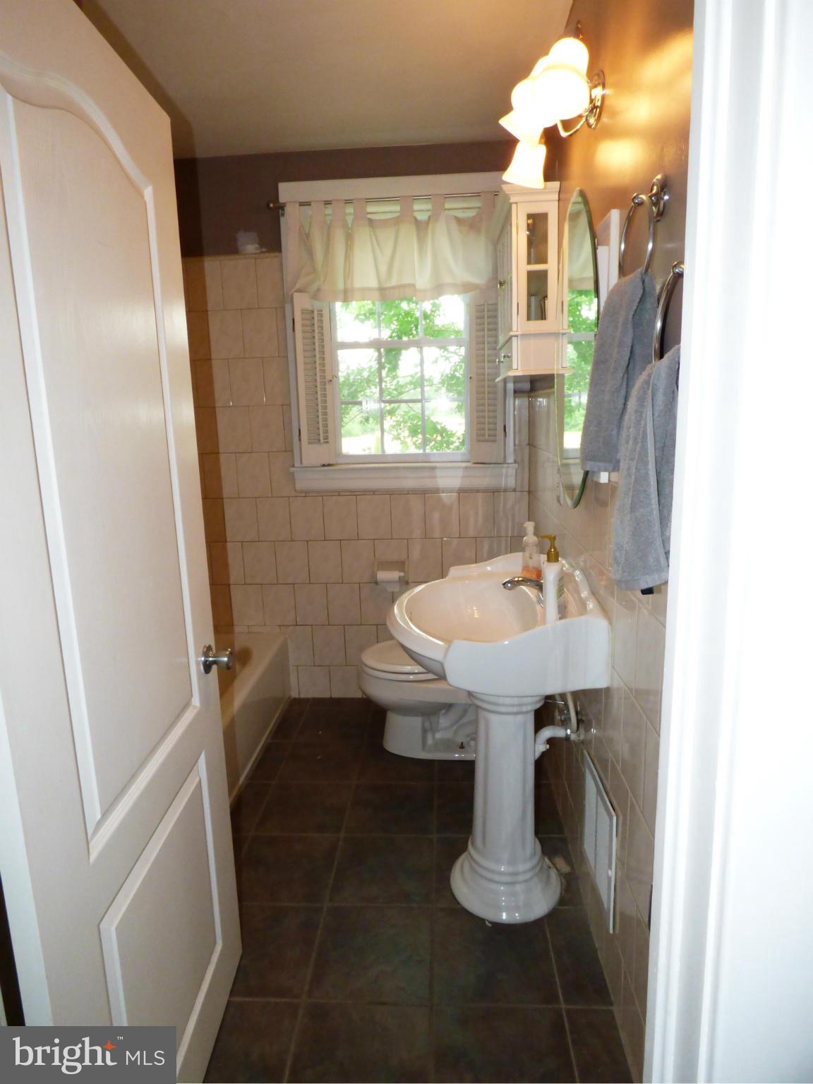 6142 Ebenezer Road Baltimore, MD 21220 - Photo 9 of 30 Bath 1