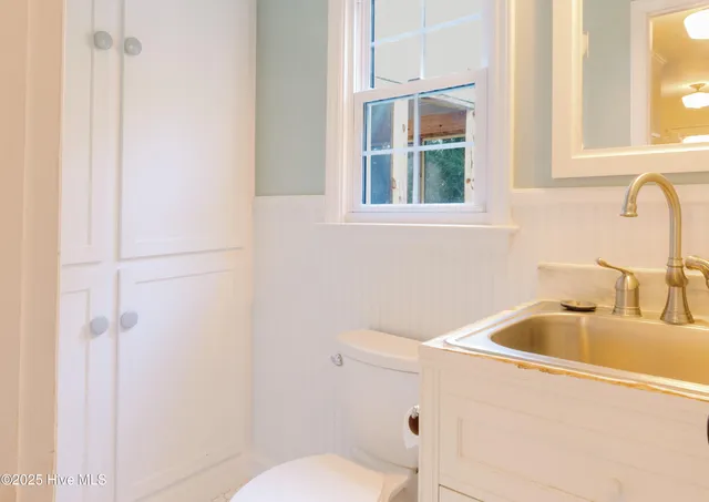 $340,000 | 202 Holyoke Drive, Washington, NC 27889