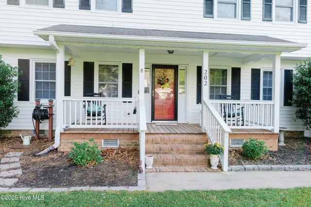 $340,000 | 202 Holyoke Drive, Washington, NC 27889