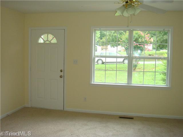 4303 Edgemore Road Greensboro, NC 27455 - Photo 4 of 9 Living Room.