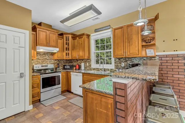 $699,500 | 159 South Willow Brook Drive, Asheville, NC 28806