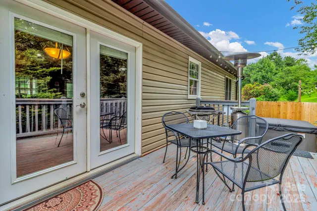 $699,500 | 159 South Willow Brook Drive, Asheville, NC 28806