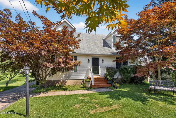 $340,000 | 37 Inman Avenue, Guilderland, NY 12203