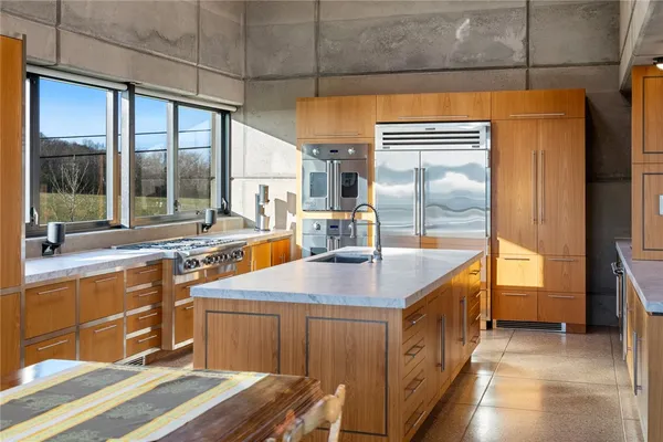 $4,150,000 | 155 West Main Road, Little Compton, RI 02837