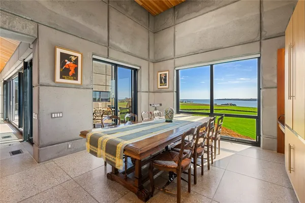 $4,150,000 | 155 West Main Road, Little Compton, RI 02837