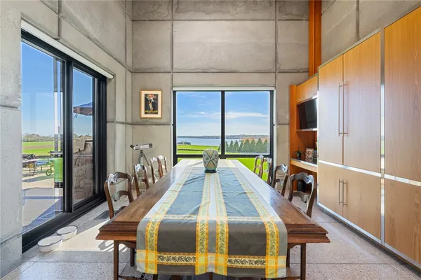 $4,150,000 | 155 West Main Road, Little Compton, RI 02837